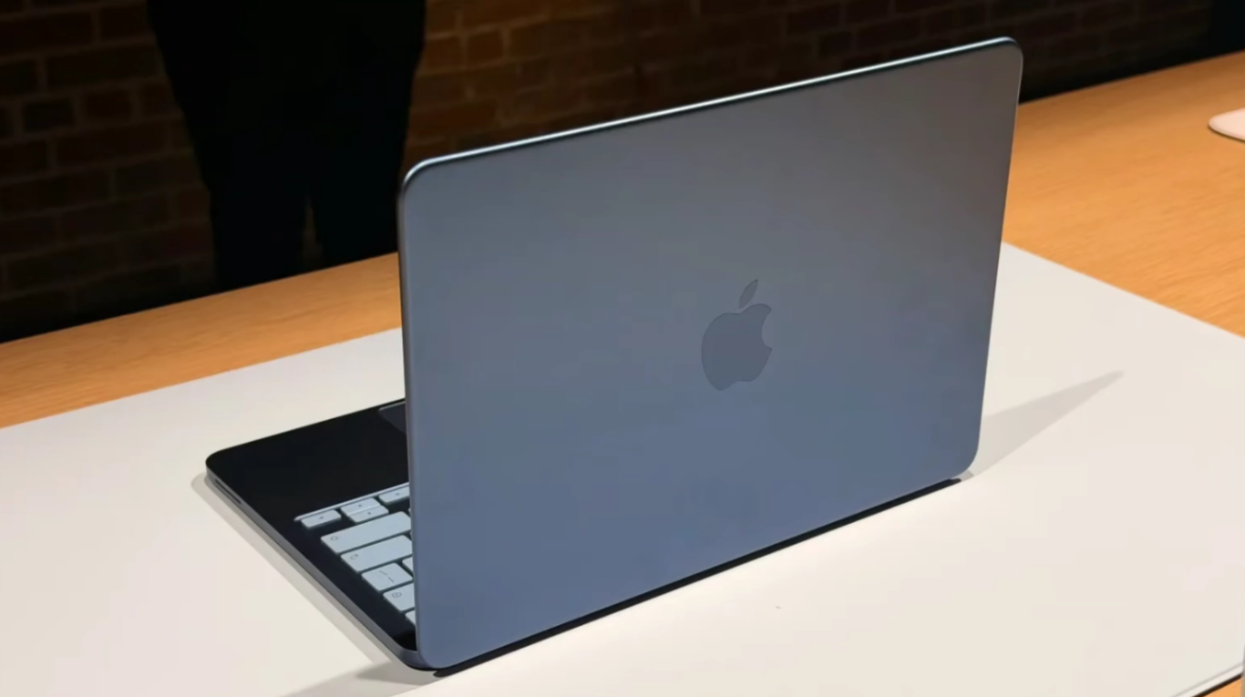 #macbookneo
